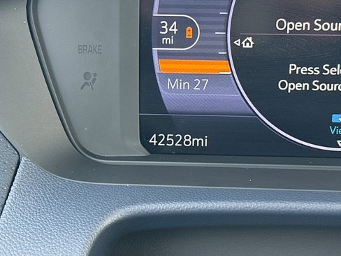 Used 2022 Chevrolet Bolt EUV Premier w/ Sun & Sound Package image 41