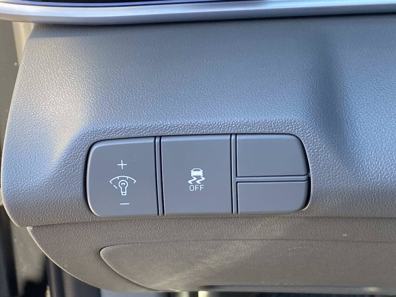 Used 2024 Hyundai Elantra SEL FWD image 19
