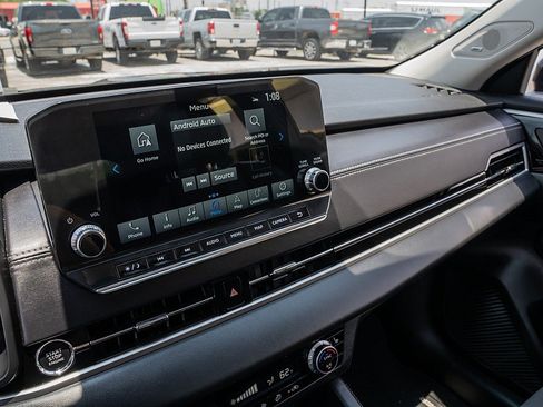 Used 2024 Mitsubishi Outlander FWD image 29