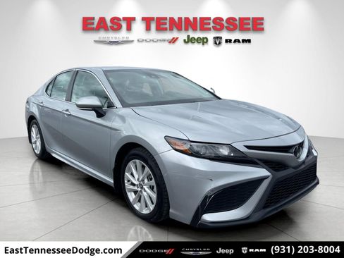 Used 2024 Toyota Camry SE FWD image 1