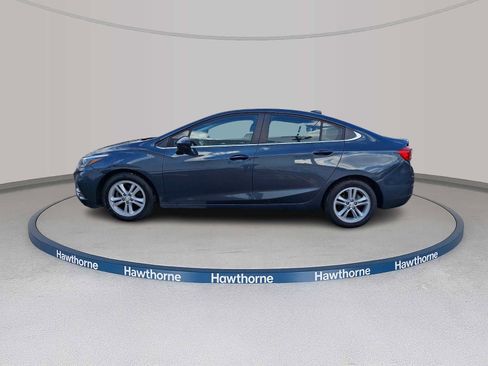 Used 2017 Chevrolet Cruze LT image 4