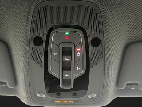 Used 2024 Audi Q5 2.0T Premium w/ Convenience Package image 19