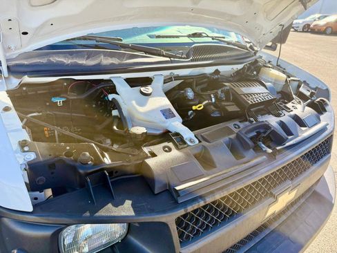 Used 2017 Chevrolet Express 3500 image 25