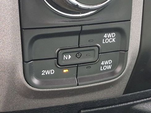 Used 2017 RAM 1500 Express w/ Express Value Package AWD/4WD image 27