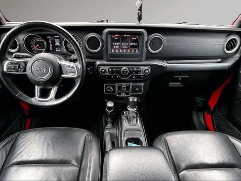 Used 2018 Jeep Wrangler Unlimited Sahara w/ Cold Weather Group AWD/4WD image 8