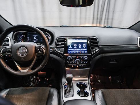 Used 2020 Jeep Grand Cherokee Altitude image 13