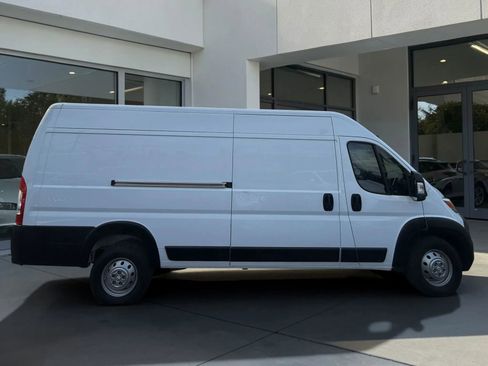Used 2023 RAM ProMaster 3500 w/ Convenience Group FWD image 4