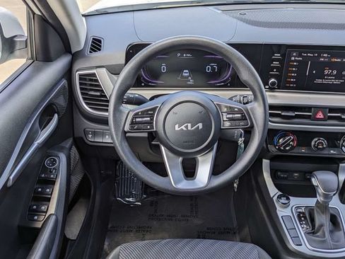 Used 2026 Kia Seltos LX FWD image 17