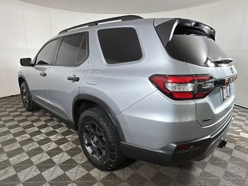 Used 2026 Honda Pilot TrailSport image 4
