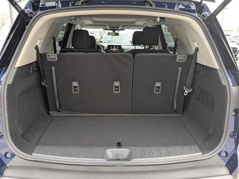 New 2025 Nissan Pathfinder SV w/ SV Premium Package image 32