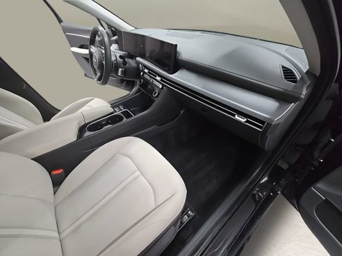Used 2025 Hyundai Sonata SEL FWD image 26