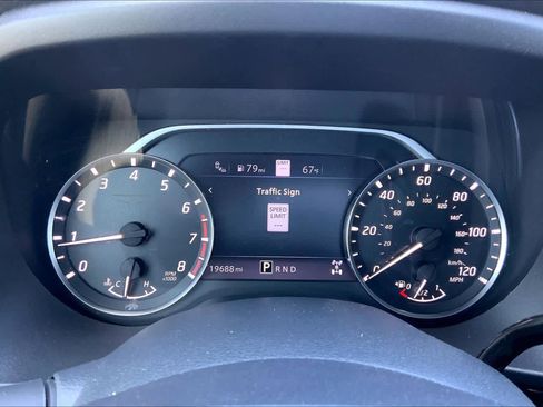 Used 2022 Nissan Titan Platinum Reserve w/ Moonroof Package AWD/4WD image 26