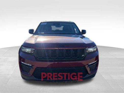 Used 2023 Jeep Grand Cherokee Limited w/ Black Appearance Package image 3