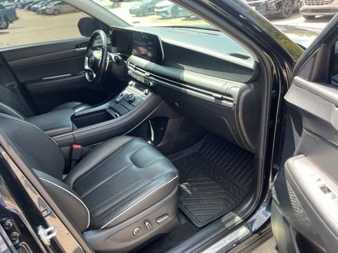 Used 2024 Hyundai Palisade Limited FWD image 17