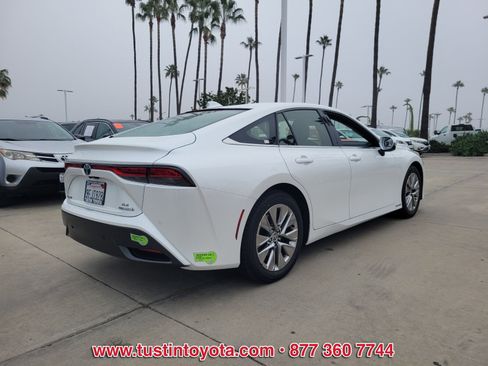 Used 2023 Toyota Mirai XLE image 4