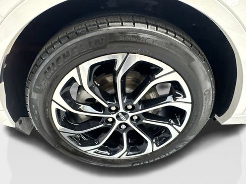 Used 2025 Lincoln Nautilus Reserve AWD/4WD image 90
