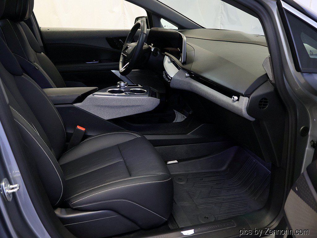 Used 2025 Cadillac Optiq Luxury 2 w/ LPO, Floor Liner Package AWD/4WD image 37