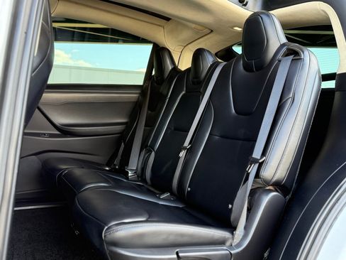 Used 2018 Tesla Model X 75D AWD/4WD image 19