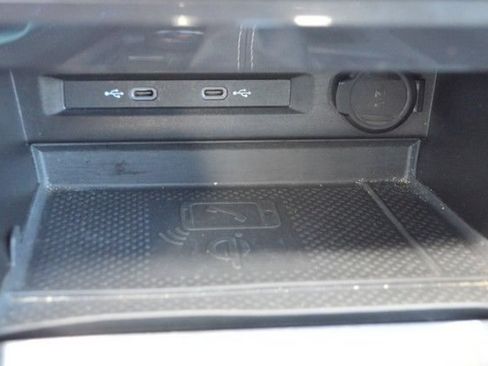 Used 2024 Volkswagen Tiguan SE AWD/4WD image 30
