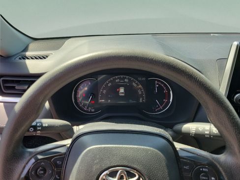 Used 2025 Toyota RAV4 LE FWD image 15