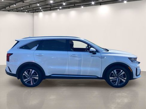 Certified 2023 Kia Sorento EX AWD/4WD image 9