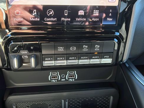 New 2026 RAM 3500 Big Horn w/ Laramie Trim Package image 27