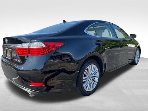 Used 2013 Lexus ES 350 w/ Luxury Pkg image 5