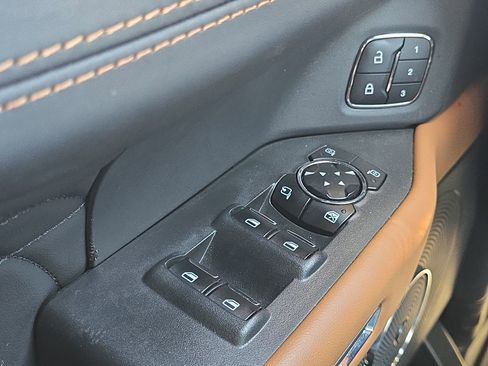 Used 2024 Ford Expedition Max Platinum image 13