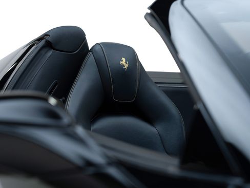 Used 2018 Ferrari 488 Spider RWD image 33