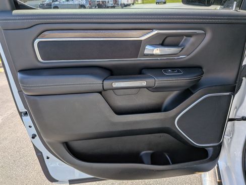 Used 2021 RAM 1500 Laramie AWD/4WD image 18