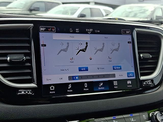 Used 2024 Chrysler Pacifica Touring-L FWD image 20
