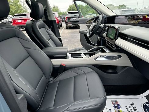 New 2025 Lincoln Nautilus Premier w/ Equipment Group 102A AWD/4WD image 23