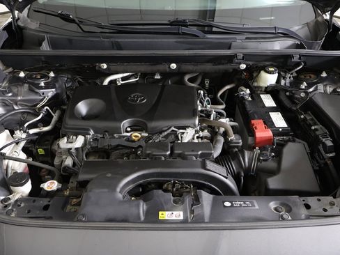 Used 2019 Toyota RAV4 LE image 18