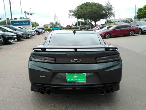 Used 2017 Chevrolet Camaro SS image 7