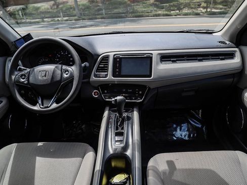 Used 2017 Honda HR-V EX image 17