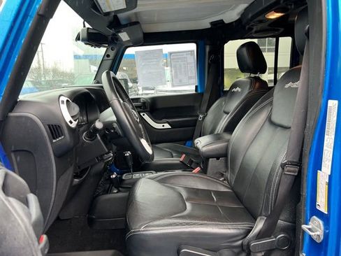 Used 2014 Jeep Wrangler Unlimited Sahara image 15