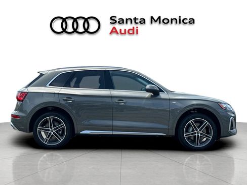 Used 2023 Audi Q5 e Premium w/ Convenience Package AWD/4WD image 8