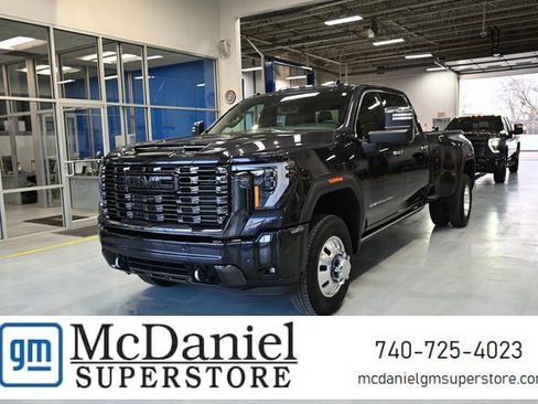 Used 2024 GMC Sierra 3500 Denali Ultimate image 1