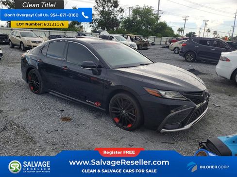 Used 2021 Toyota Camry XSE FWD image 5