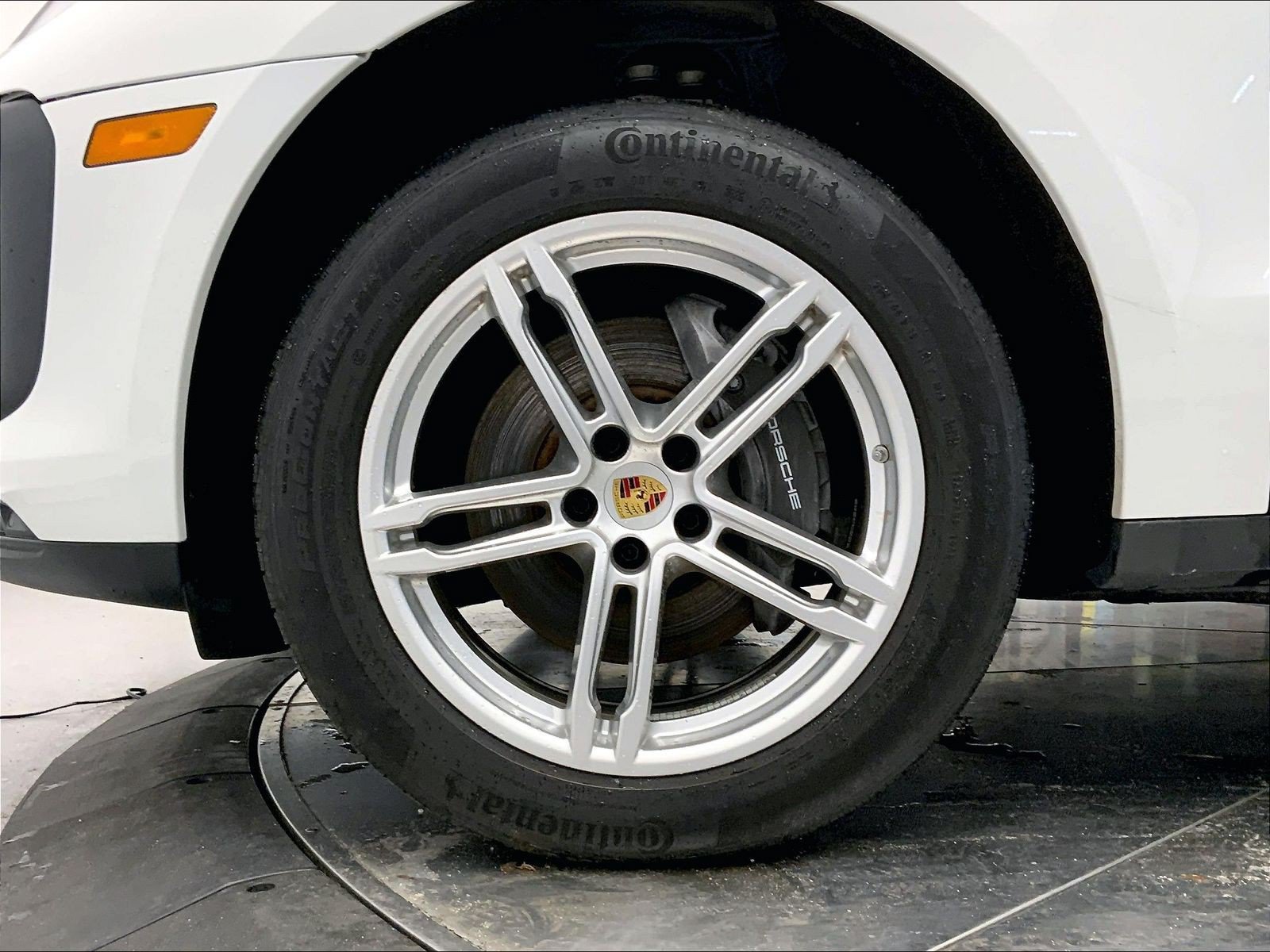 Certified 2023 Porsche Macan AWD/4WD image 10