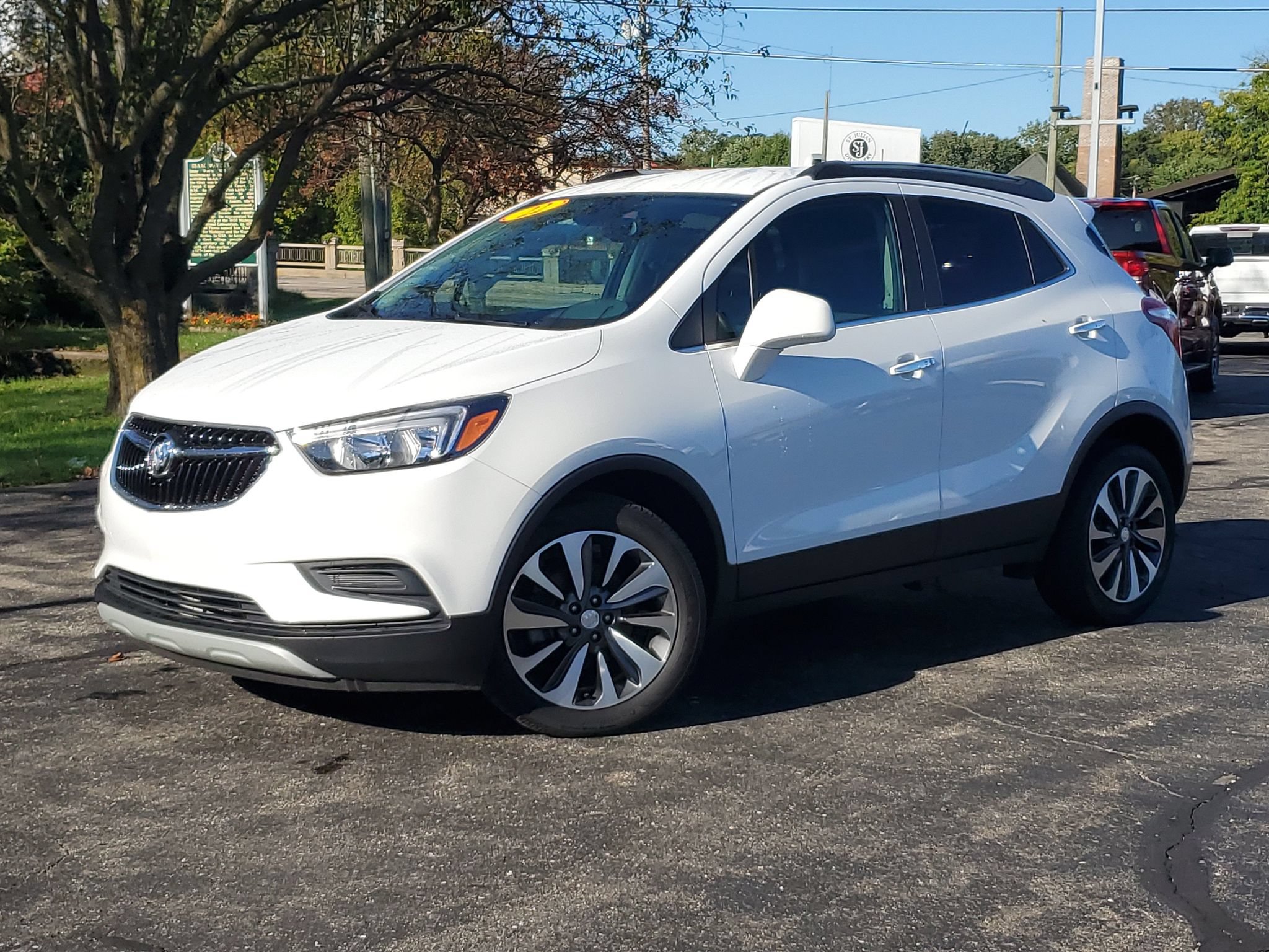 Used 2022 Buick Encore Preferred w/ Safety Package FWD image 29