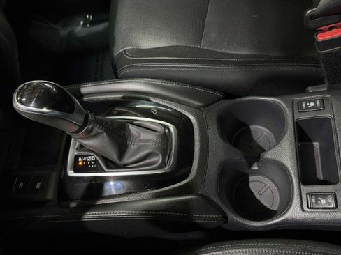 Used 2020 Nissan Rogue SL image 34