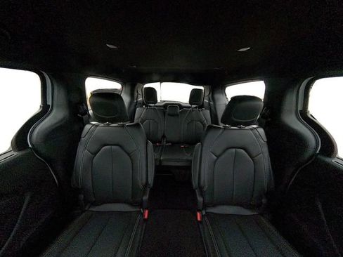 New 2026 Chrysler Pacifica Select w/ S Appearance Package AWD/4WD image 34