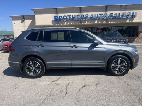 Used 2018 Volkswagen Tiguan SEL image 10