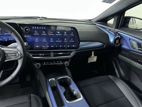 New 2026 Chevrolet Equinox EV LT FWD image 36