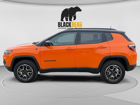 Used 2026 Jeep Compass Trailhawk AWD/4WD image 6
