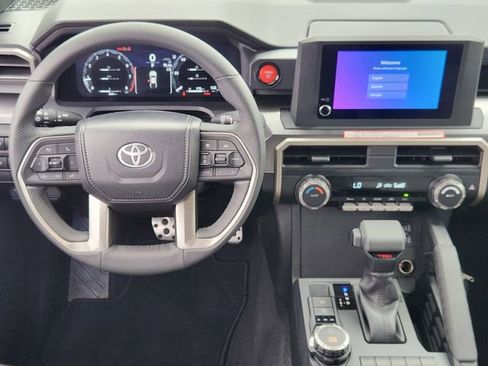 Used 2025 Toyota Tacoma TRD Sport AWD/4WD image 22