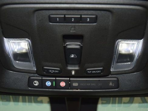 Used 2022 Chevrolet Silverado 3500 High Country image 52