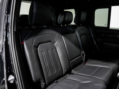 Used 2023 Land Rover Defender 110 X image 37
