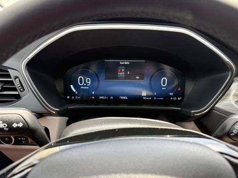 Used 2023 Ford Escape Platinum image 18